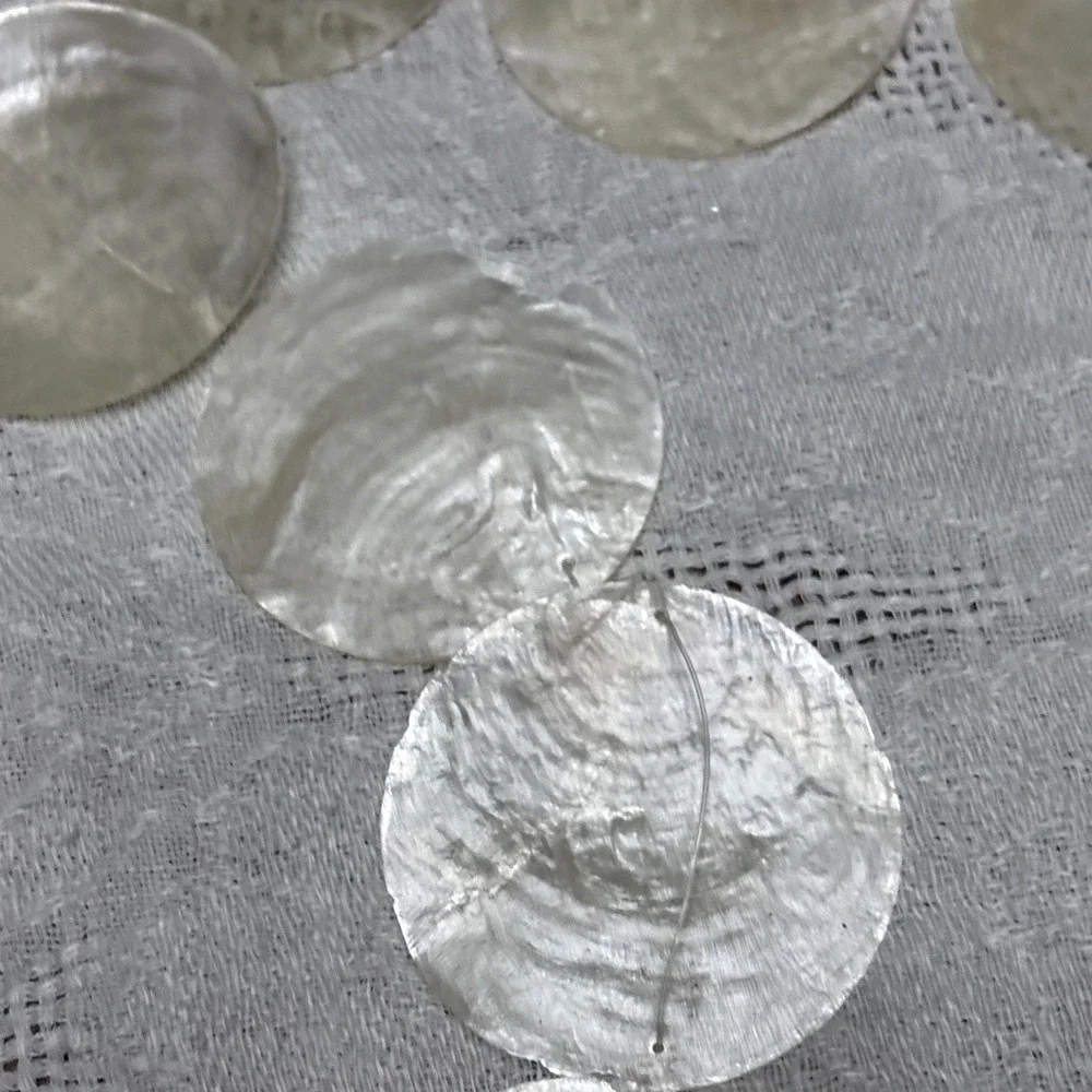 43 Pre Strung Capiz Shells White Round 2